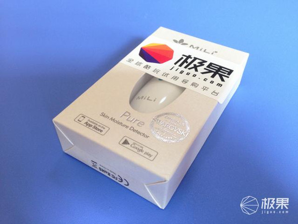 Pure——智能肌膚水分測試儀,可以幫你快速了解肌膚水分含量,智能提醒補水時機。