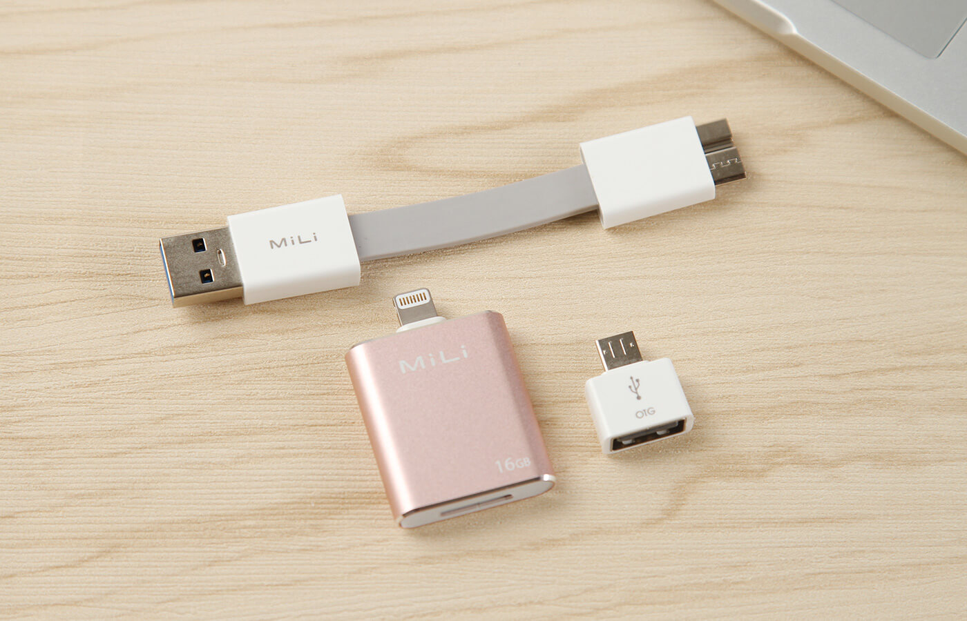 多功能蘋果智能閃存充電線,不僅可以充電,還可以存儲(chǔ)數(shù)據(jù)